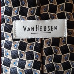 Van Heusen necktie